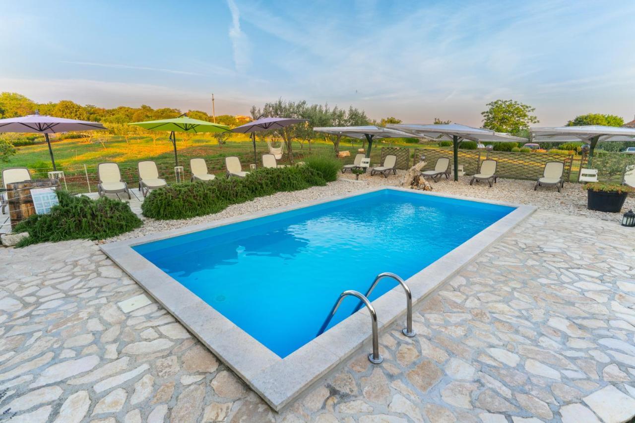 Lavanda Apartments & Room Sveti Lovrec Pazenaticki Ngoại thất bức ảnh