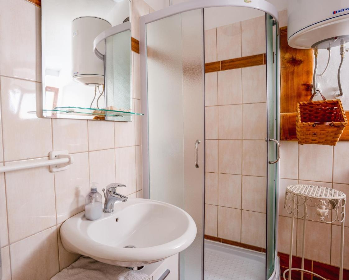 Lavanda Apartments & Room Sveti Lovrec Pazenaticki Ngoại thất bức ảnh