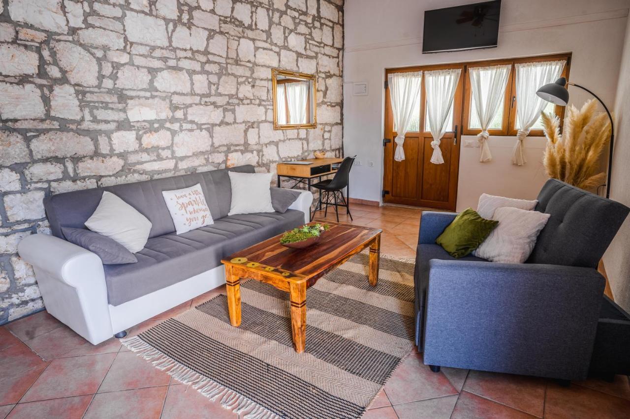 Lavanda Apartments & Room Sveti Lovrec Pazenaticki Ngoại thất bức ảnh