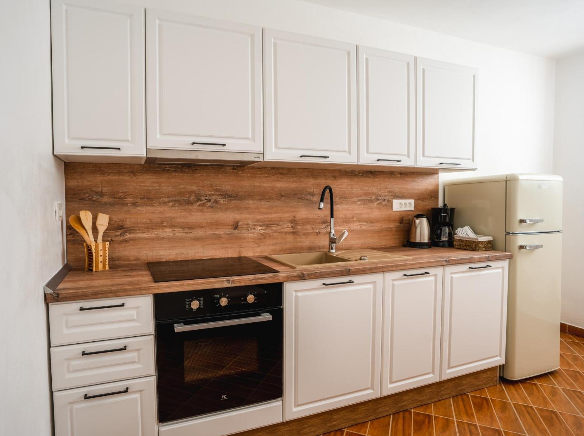 Lavanda Apartments & Room Sveti Lovrec Pazenaticki Phòng bức ảnh